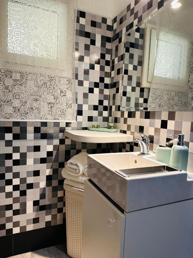 Bed and Breakfast La Casa (Adults Only) Барі Екстер'єр фото