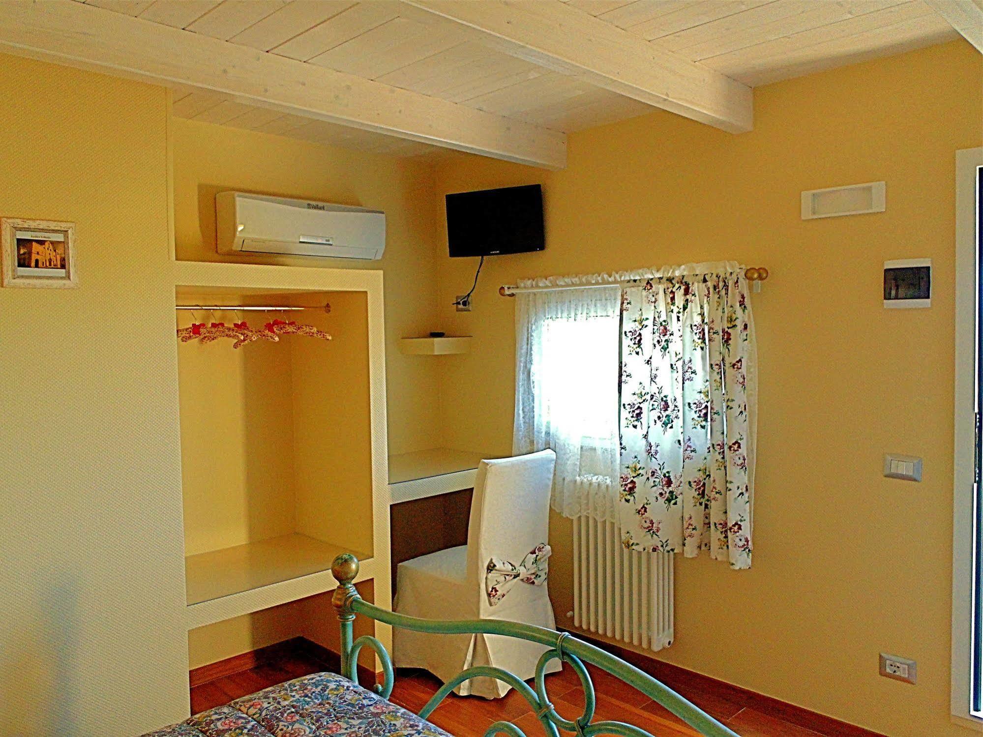 Bed and Breakfast La Casa (Adults Only) Барі Екстер'єр фото